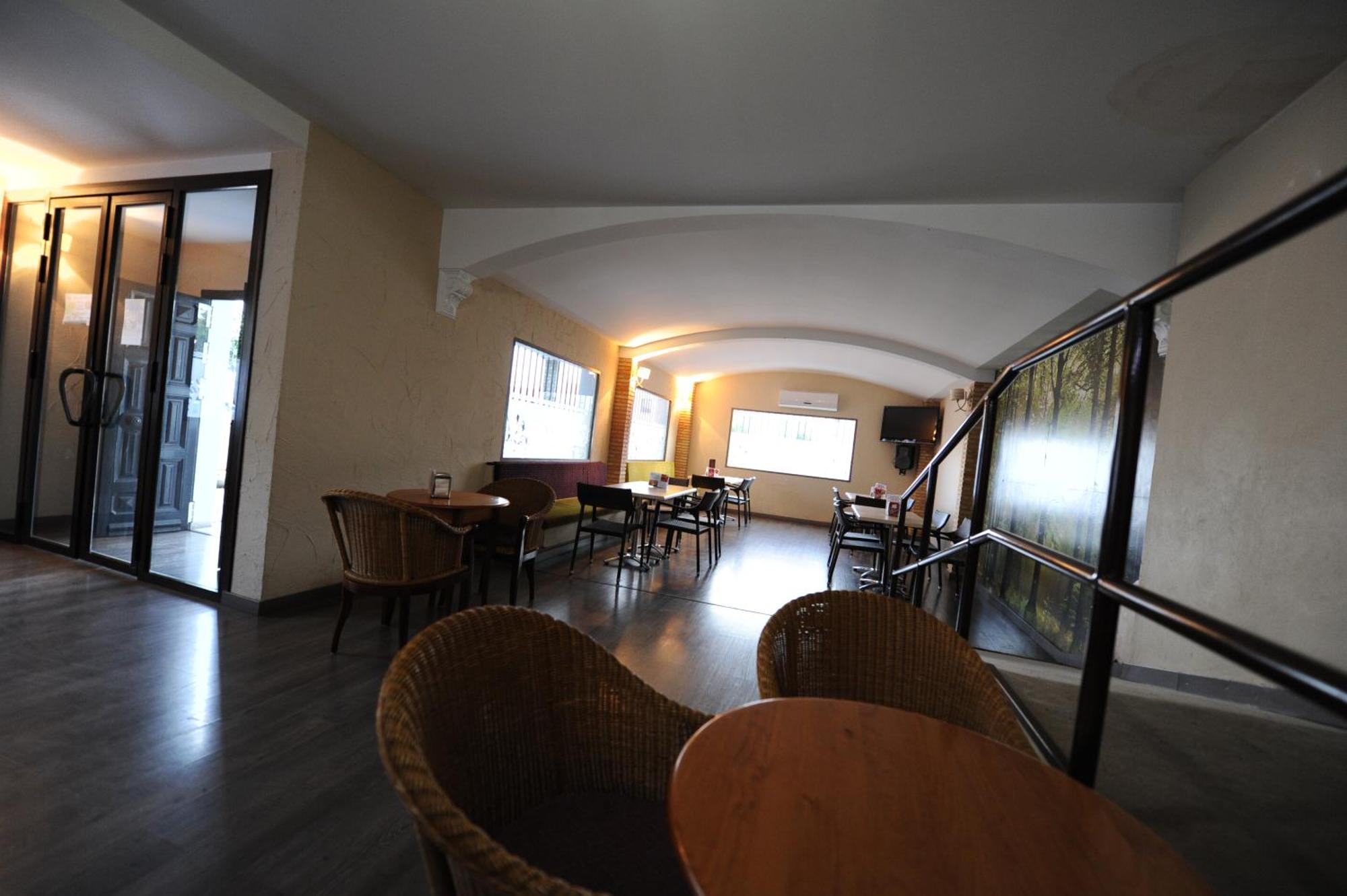 Hotel Montearoma Вальверде-дель-Каміно Екстер'єр фото