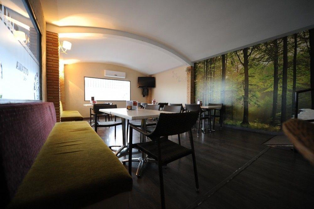 Hotel Montearoma Вальверде-дель-Каміно Екстер'єр фото