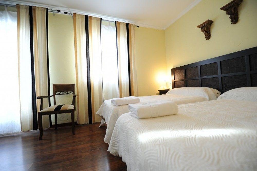 Hotel Montearoma Вальверде-дель-Каміно Екстер'єр фото